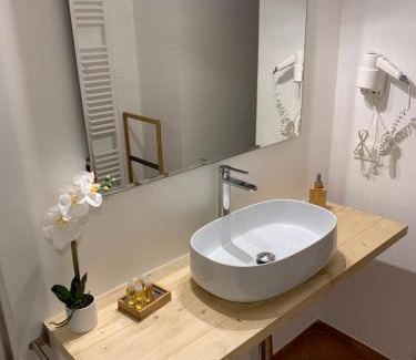 L'Aquila Apartment | Pet-Friendly Retreat at La Casa Di Ago with Kitchen & Breakfast
