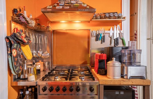 Old Town Apartment | Experience The House of Amber - Guest Rated 9.8 in Catania