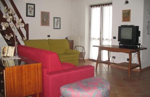Cardona Apartment | Pet-Friendly La Casa Di Baba' with Oceanfront Views