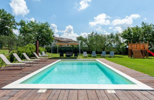 Montecampano House | Idyllic La Casa di Betta: Oceanfront Retreat with Pool