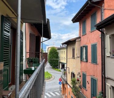 Sarnico Apartment | Discover La casa di Cate: Guest Rated 9.4/10