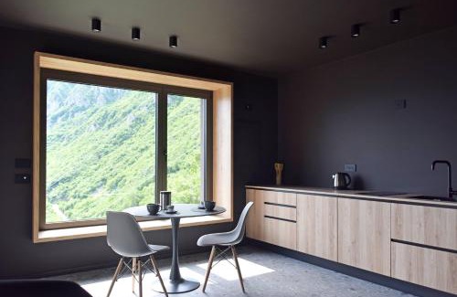 Rogno House | Family-Friendly Retreat at La Casa di Cesare - 4 Stars