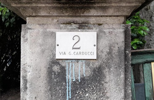 Toscolano Maderno Apartment | Discover La Casa Di Claretta: Pet-Friendly Getaway