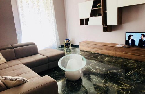 Carignano Apartment | Ideal Family Retreat at La casa di Claudia - Rated 9/10