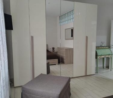Naples House | Explore La casa di Donatella: 10/10 Rated & Pet Friendly