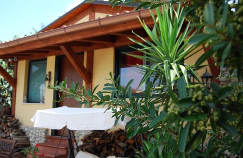 Caltanissetta Apartment | Relax at La Casa di Giò: Family-Friendly with Pool Access