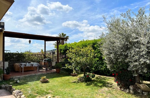 Caltanissetta Apartment | Relax at La Casa di Giò: Family-Friendly with Pool Access