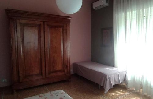 Crocifissa di Rosa Apartment | Discover La casa di Giulia: Family-Friendly Retreat with Garden