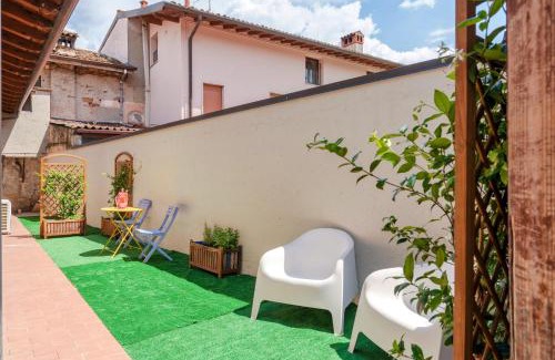 Clusane Apartment | Discover Pet-Friendly Comfort at La Casa di Giuliano