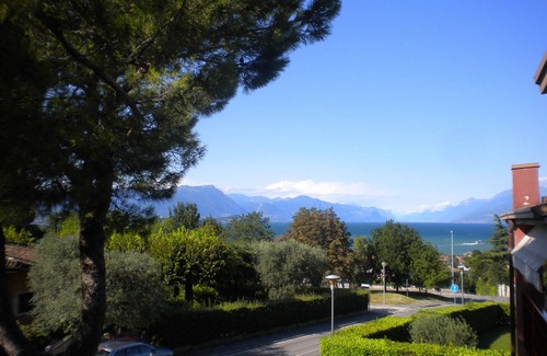 Desenzano del Garda Apartment | Lake View Escape at La Casa di Gio with Pool & Breakfast