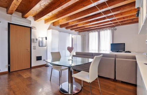 Vicenza Apartment | Experience Comfort at La Casa di Leo - Guest Rated 9/10