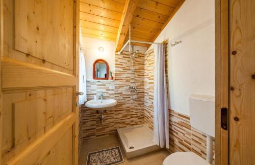 Castelsardo Historic Centre Bed & Breakfast | Pet-Friendly Retreat at La Casa di Mannazzotta 2