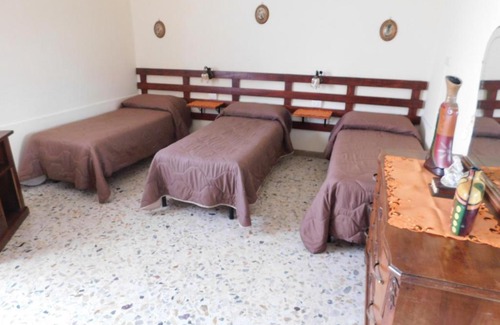 Roccasecca Bed & Breakfast | Cozy Family Retreat at La casa di Mascia - Rated 8/10