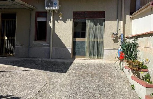 Salemi Bed & Breakfast | Charming La casa di Mussiù: Pet-Friendly Family Getaway