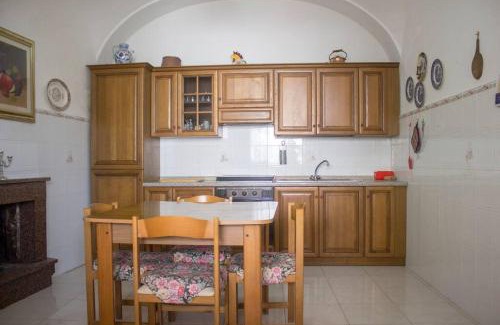 Modolo House | Budget-Friendly Stay at La casa di Nonno Ciccito