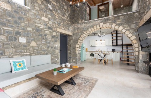 Kiotari Villa | La Casa Di Pietre 3: Oceanfront Villa with Private Pool