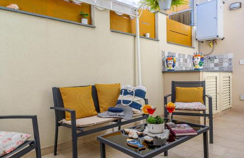 Torre Archirafi Apartment | Experience Oceanfront Bliss at La casa di Provvy