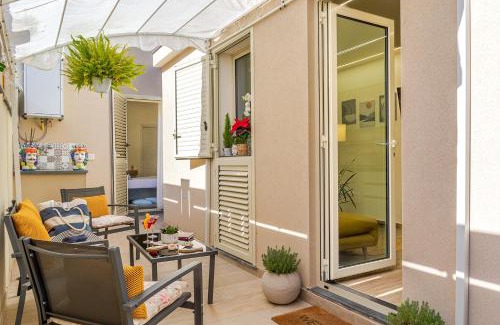 Torre Archirafi Apartment | Experience Oceanfront Bliss at La casa di Provvy