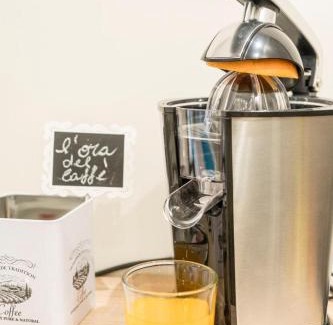 Pozzuoli Apartment | Relax at La casa di Vittoria: Beachfront Family Retreat