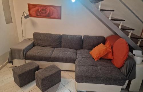 Vittorio Emanuele House | Cozy La Casa di Zucca: Family-Friendly Stay Near Plebiscito