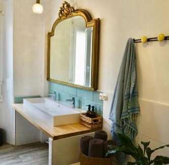 Banyuls-sur-Mer Hotel | Pet-Friendly LA CASA DINA with Breakfast & Family Amenities