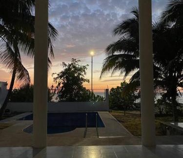 Celestun House | Idyllic Oceanfront Retreat: La Casa en Celestun Awaits