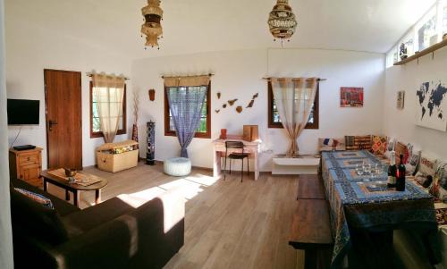 Icod de los Vinos House | Kid-Friendly Getaway at La Casa Encantada del Bosque