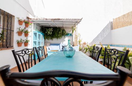 Les Alqueries House | Pet-Friendly Escape at La Casa Azul with Pool Access