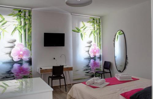 Ancona Hotel | Discover La Casa in Ancona: Family-Friendly with Breakfast