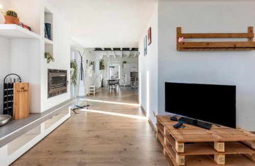 Nord-Est House | La Casa In Collina Con Vista