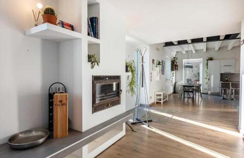 Nord-Est House | La Casa In Collina Con Vista