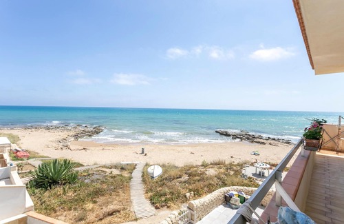 Casuzze House | Spacious 3 Bedroom Retreat in Santa Croce Camerina