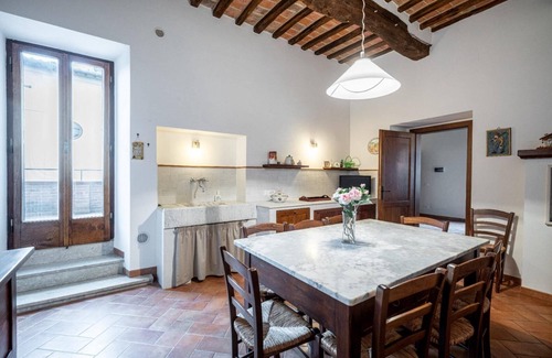 Panicale House | Guest Rated 10/10: Stay at LA CASA IN PIAZZA