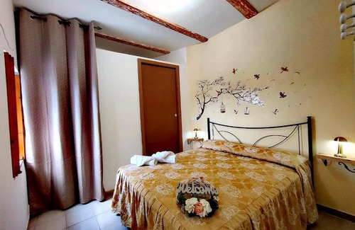 Toffia Apartment | Budget-Friendly La Casa in Piazza - Child-Friendly Stay