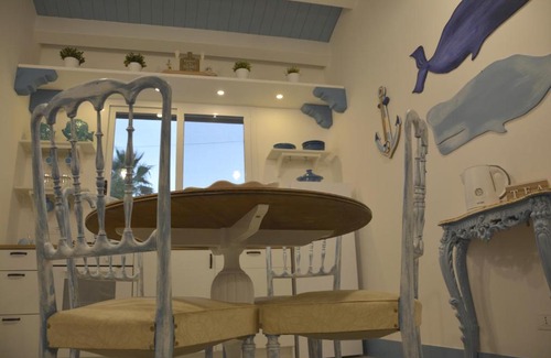 Augusta House | Guest Rated 10/10 at La Casa in Riva al Mare with Pool