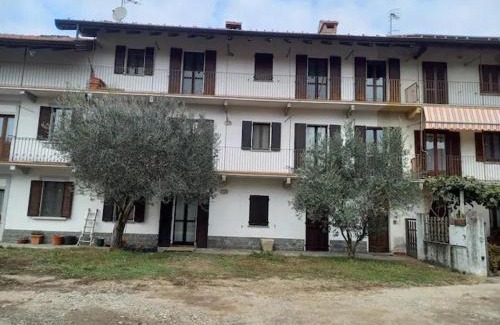 Castelletto Sopra Ticino Apartment | Discover Family-Friendly Comfort at La casa di Mariuccia