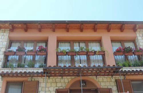 Santa Caterina Villarmosa Bed & Breakfast | Experience Comfort at La Casa In Pietra - 10/10 Rated Getaway