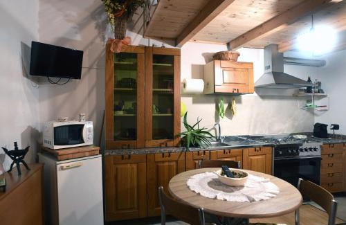 Rogliano Apartment | Perfect Family Retreat at LA CASA SUL LARA - 10/10 Rated