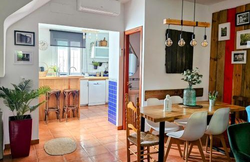 Jabugo House | Tranquil Retreat at La Casa Junto al Sendero del Río