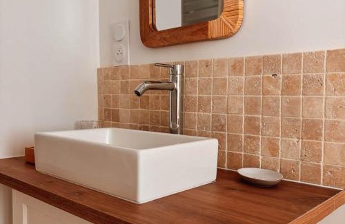 Etaples House | Relax at La Casa Laura: Family-Friendly with Hot Tub