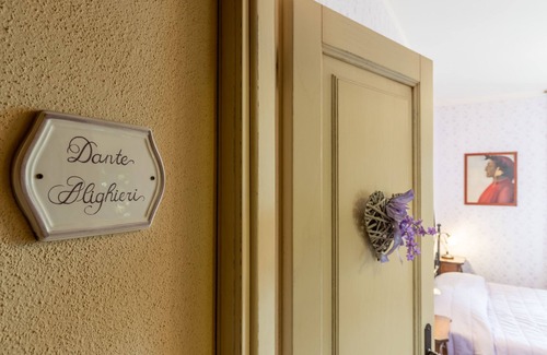 Lamporecchio Bed & Breakfast | Discover La Casa Medioevale B&B: Family-Friendly Retreat
