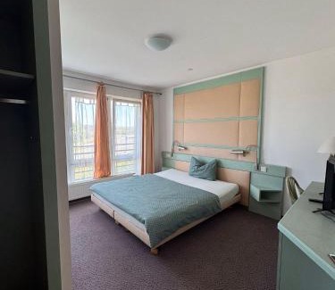 Bad Langensalza Hotel | Cozy La Casa Mia: Pet-Friendly Stay with Dining Options