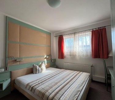 Bad Langensalza Hotel | Cozy La Casa Mia: Pet-Friendly Stay with Dining Options