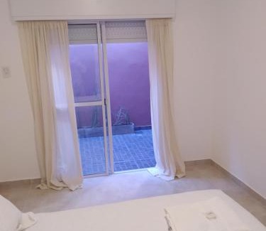 Gualeguaychu Apartment | Cozy La Casa Monoambiente - Child-Friendly Retreat