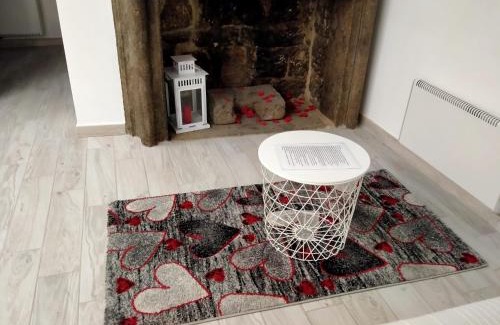 Vitorchiano Apartment | Idyllic La Casa nel Borgo Sospeso with Hot Tub & Views