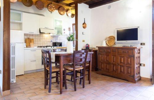 Castelnovo ne' Monti Apartment | Top-Rated La Casa Nel Borgo: Family-Friendly Retreat