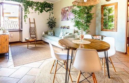 San Felice del Benaco Apartment | Guest Rated 10/10: La Casa nel Borgo for Family Getaways