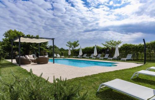 La Morra Apartment | La Casa Nelle Aie - Dolcetto Apartment with Free Wifi & AC