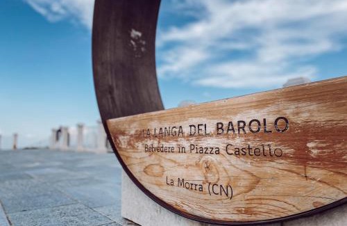 La Morra Apartment | La Casa Nelle Aie - Dolcetto Apartment with Free Wifi & AC