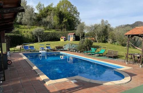 Borghetto di Vara House | Discover La Casa Rosa: Oceanfront Retreat with Pool